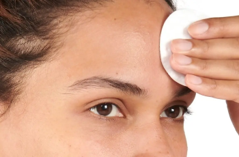 What Does Face Toner Do & How Do You Use It? What Does Face Toner Do & How Do You Use It?