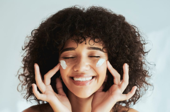 The Best Skincare Routine for Dry Skin Is Just 7 Steps, According to Dermatologists