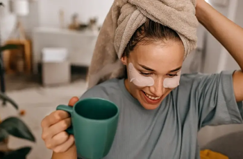 The Benefits of Caffeine in Skincare: Anti-Inflammatory, Antioxidant, and Anti-Aging Properties The Benefits of Caffeine in Skincare: Anti-Inflammatory, Antioxidant, and Anti-Aging Properties