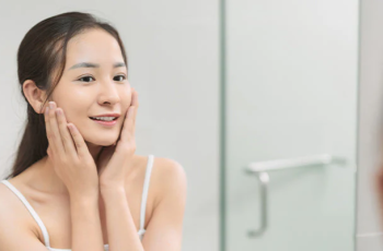 Lactobionic Acid in Skincare: Gentle Exfoliation and Hydration Benefits Lactobionic Acid in Skincare: Gentle Exfoliation and Hydration Benefits