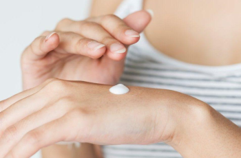 Using Retinol for Rosacea: Safe Skincare for Sensitive Skin