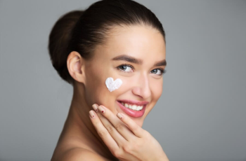 How to Safely Introduce Retinol in a Rosacea Skincare Routine