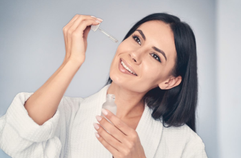 Should You Use Vitamin C at Night, Niacinamide in Morning?