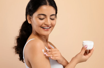 How Moisturizers Work: The Science Behind Skin Hydration