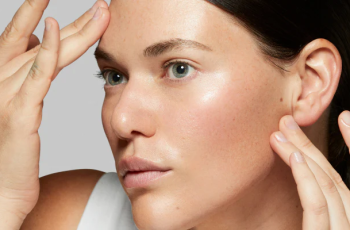 Understanding Dry and Dehydrated Skin and How to Fix Both Understanding Dry and Dehydrated Skin and How to Fix Both