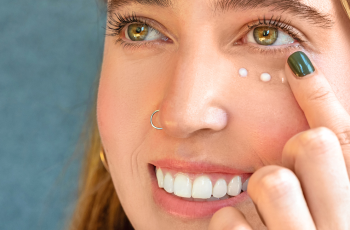 Best Way to Use Retinol Around Eyes Without Irritation