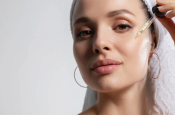 The Perfect Pair: How to Safely Combine Azelaic Acid and Vitamin C for Clearer, Radiant Skin The Perfect Pair: How to Safely Combine Azelaic Acid and Vitamin C for Clearer, Radiant Skin