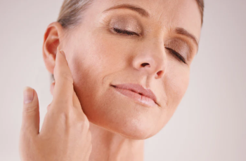 Hyaluronic Acid + Peptides: The Perfect Anti-Aging Duo