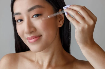 Maximize Your Skincare: Using Mandelic Acid and Retinol Together