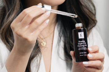 Expert Guide to Layering Vitamin C and Rosehip Oil Correctly