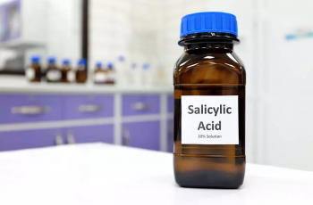 Is Salicylic Acid Safe to Use While Breastfeeding? A Skincare Guide